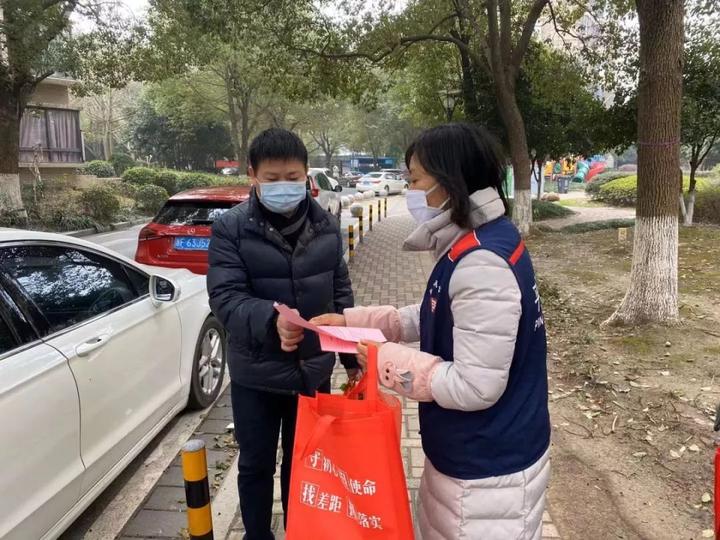 通风,不要聚餐,不要传谣……" 成为了这个冬天实实在在的"高照好声音"