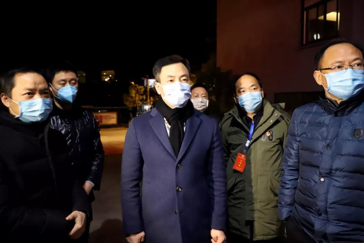 陈挺晨夜访养老院:时刻把老年人身体健康和生命安全放在心上