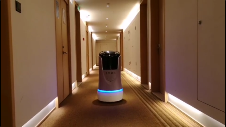 机器人送物超24000次:杭州智慧化酒店推出"无接触服务
