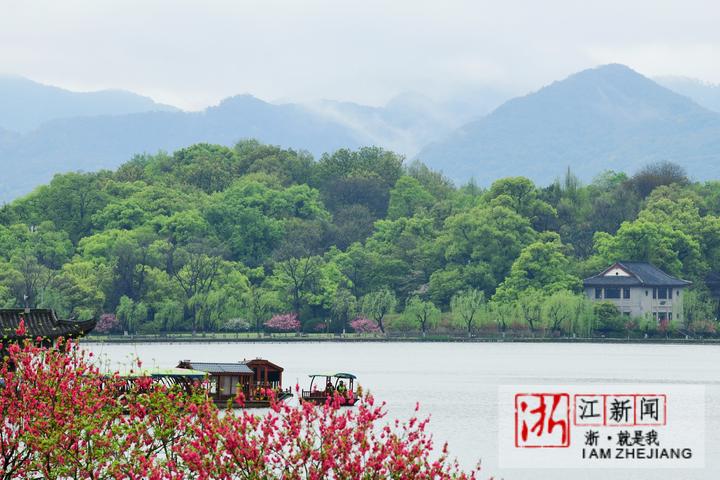 杭州:雨后西湖清澈如洗