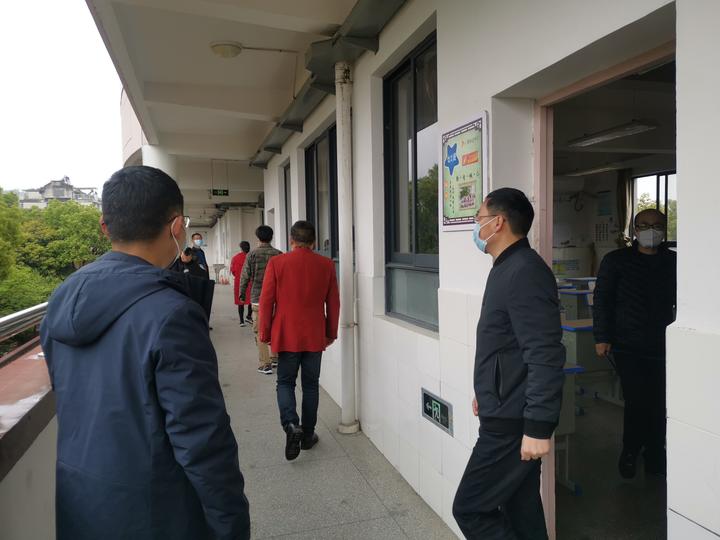 筑牢疫情防线为师生健康保驾护航小越街道中学组织疫情防控实战演练