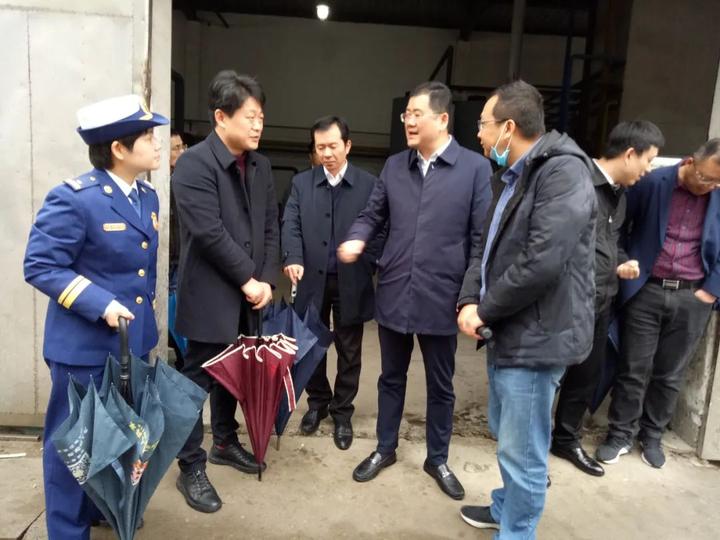起航号 市领导检查复工复产期间安全生产工作 接着,胡华良到诸暨市