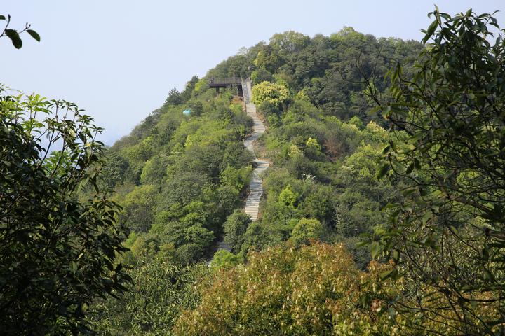 徒步西山游步道湘湖美景在眼前