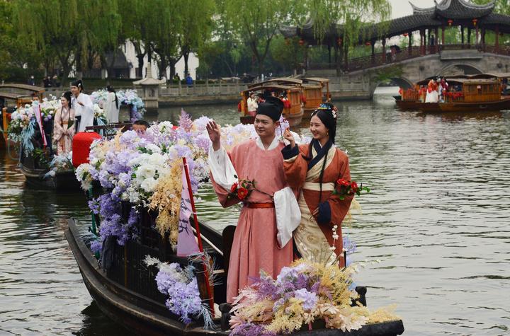 "十二花神"游西塘