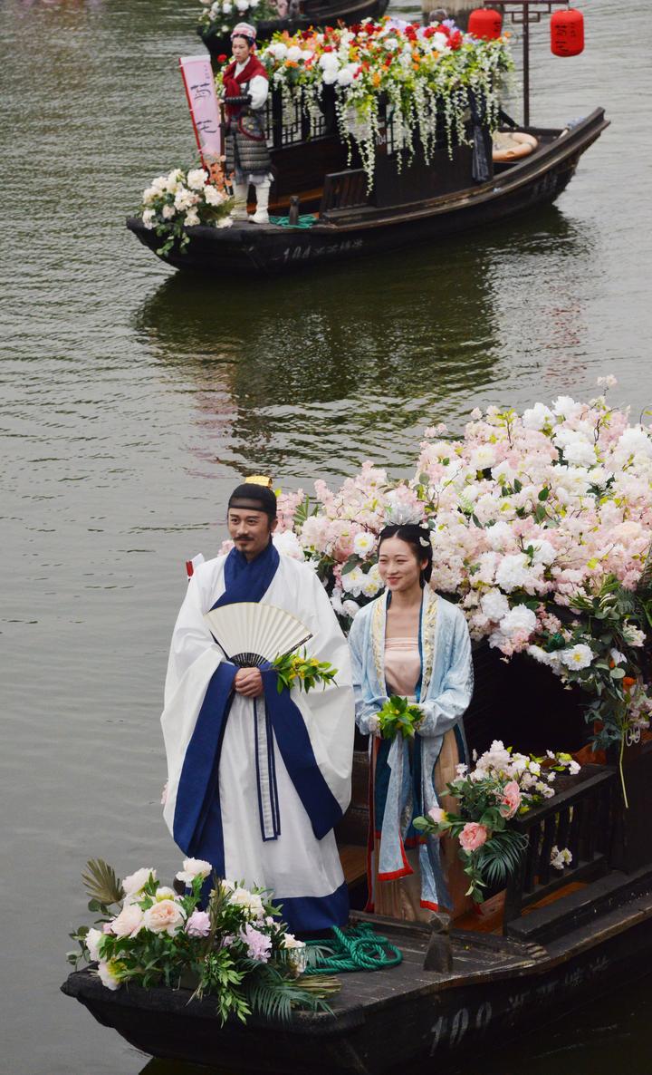 "十二花神"游西塘