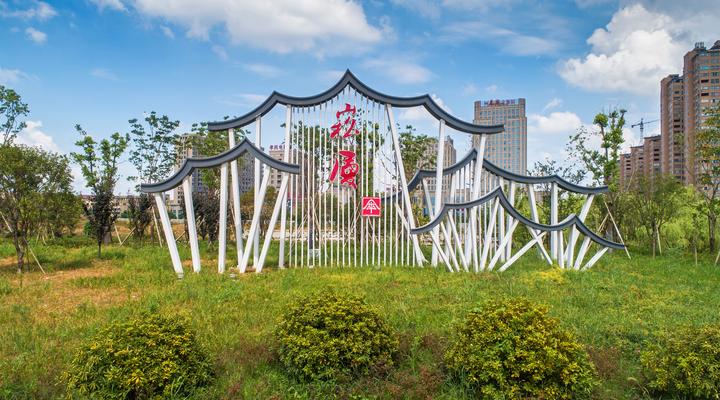 崧厦街道撑起全域"红雨伞"争当发展领头羊