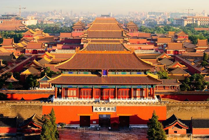观众朋友: 根据当前北京市疫情防控形势,故宫博物院自2020年5月1日起