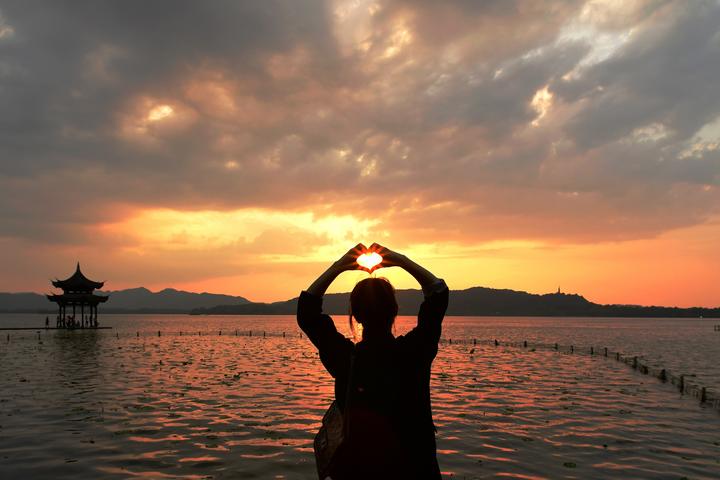 久违了 西湖夕阳天