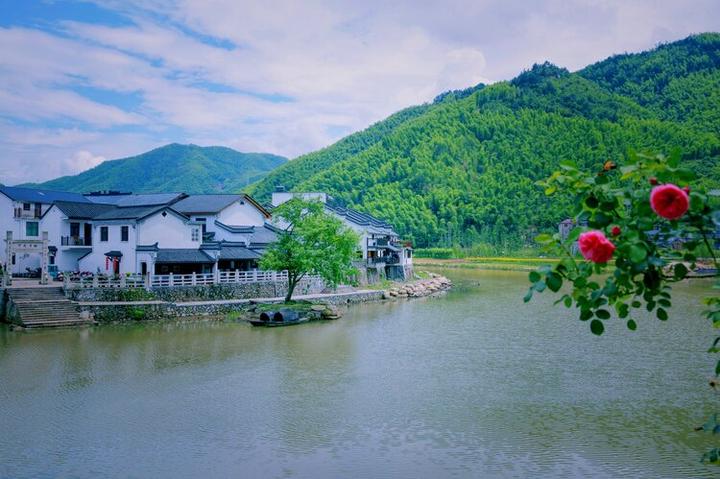 《美丽乡村》组图一 人到中年 摄于龙游溪口