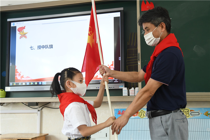 "童心向党 健康成长"|六一儿童节,我们戴上红领巾啦!