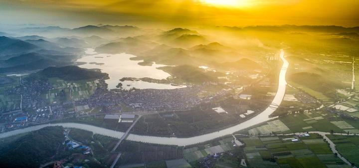 彩绘乡村美点睛旅游业丨梁湖街道皂李湖村一湖清澈浸染美丽乡村