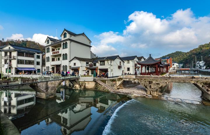 早安富阳丨山水常绿 土地 还有