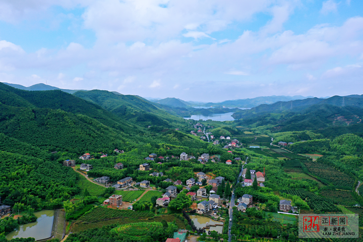 图片 湖州:生态美景唤来好"钱"景 7月3日,航拍湖州市吴兴区埭溪镇芳