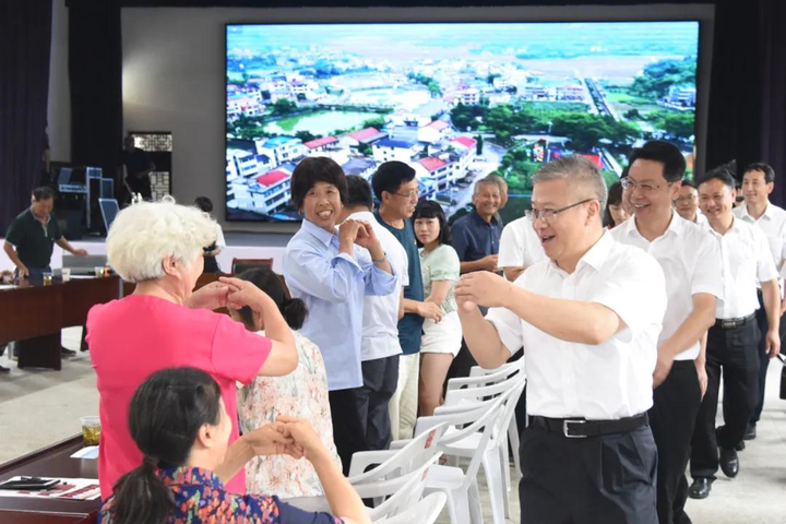 衢州市委书记徐文光来江检查调研村级组织换届和农村危房改造工作