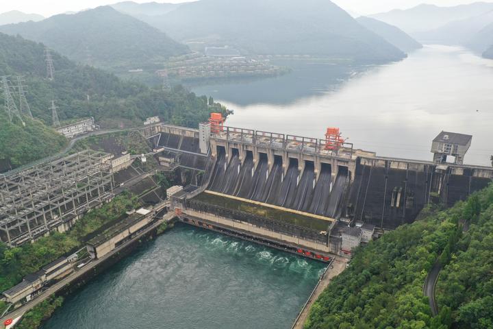 新安江水库泄洪在即 建德组织沿江人员和船只撤离