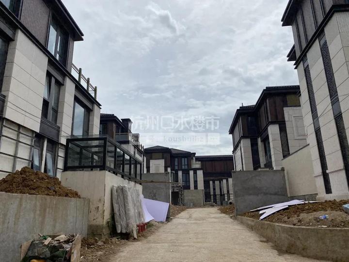 俯瞰泰禾杭州院子最新进度:停工数月后"活过来了" 9月真的能交付吗?
