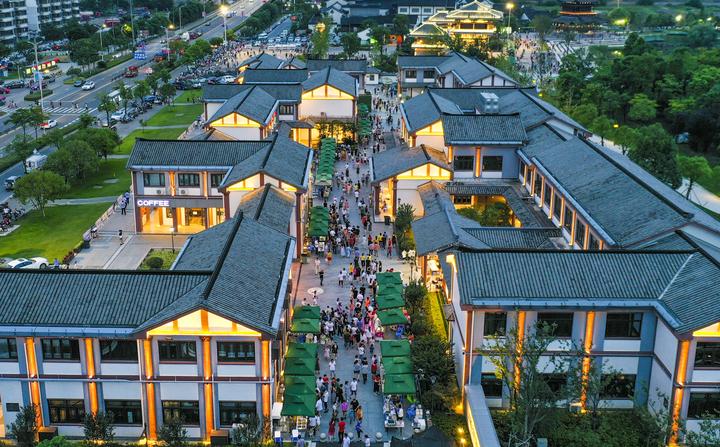 风情街夜市疫情后重启