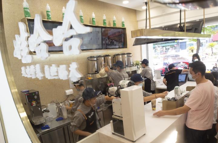 娃哈哈在杭州开出第一家奶茶店