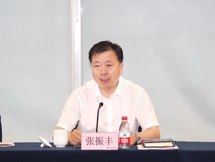 余杭区组织30家上市培育企业开展走进上交所活动