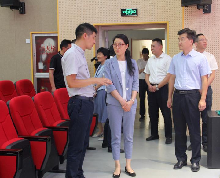 绍兴市副市长顾涛一行赴王充小学检查秋季开学工作
