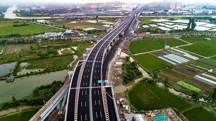 宁波机场快速路南延南段轨道交通3号线鄞奉段三官堂大桥通车了