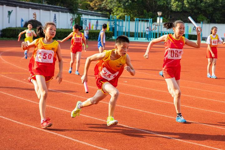 校园运动会 燃起青春风暴