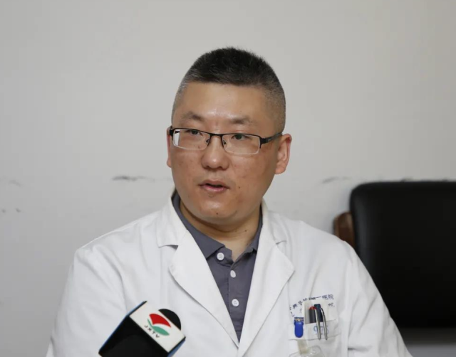 只为宝贵的四分钟他们跨省来感谢嘉兴这位儿科医生