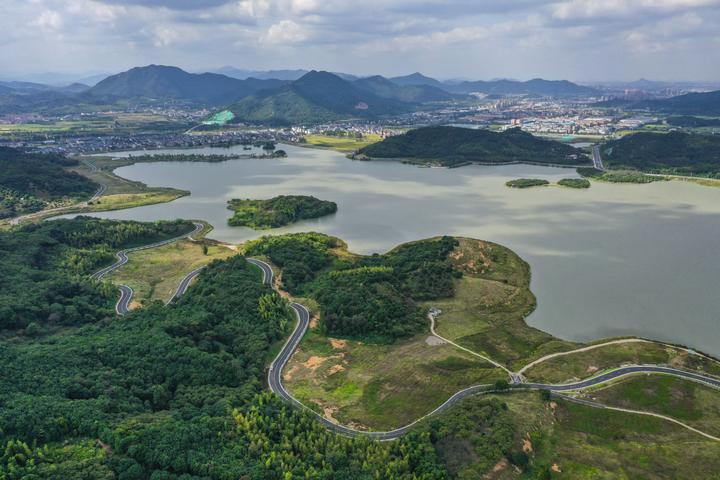 皂李湖环湖路,空中看也很壮美