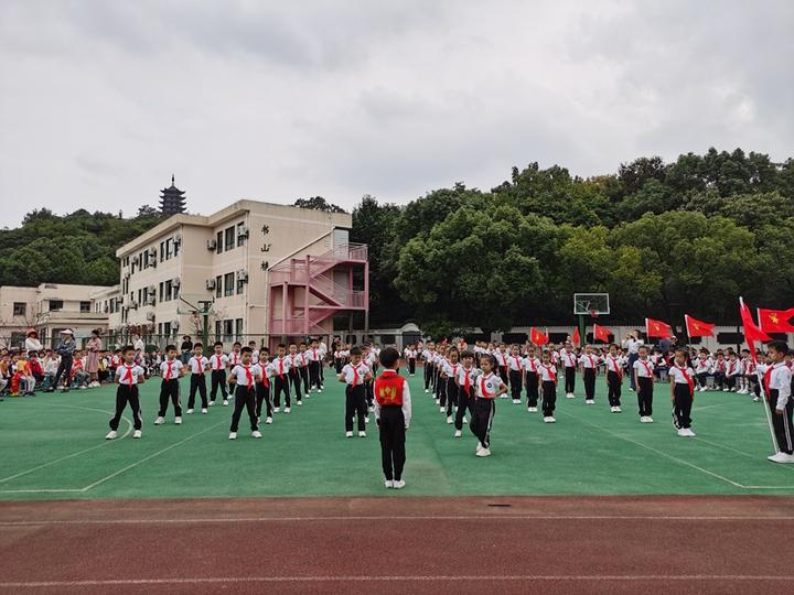 上虞 扬帆起航 乘梦飞翔|重华小学二(1)中队举行中队仪式 "——准备着