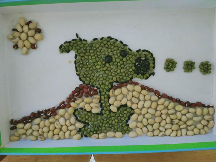 东阳市马宅中心幼儿园举办豆子粘贴画展览