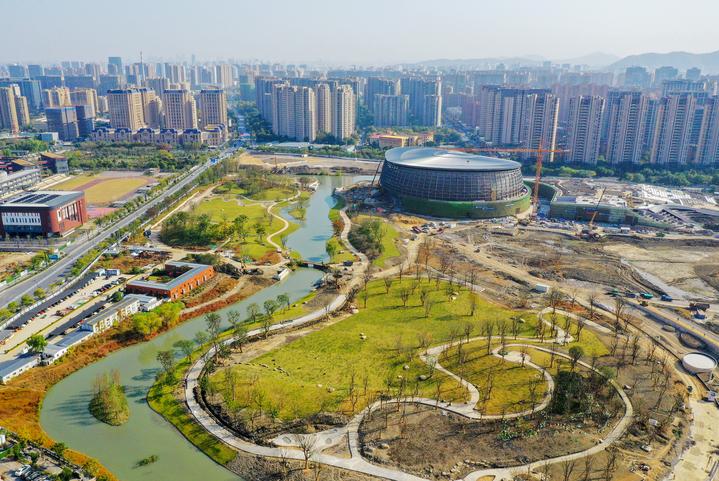 绿化景观轮廓初现 位于杭州拱墅区申花板块的大运河亚运公园,占地701