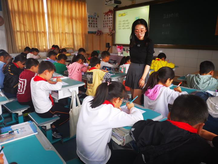 东阳市湖田小学:"问症"课堂,提高实效