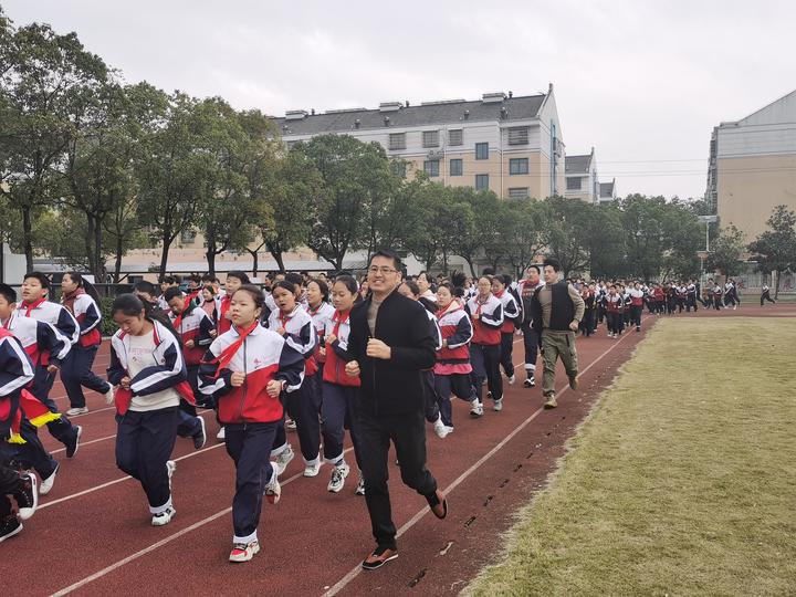 阳光长跑 活力满满 盖北镇中学举行冬季长跑启动仪式