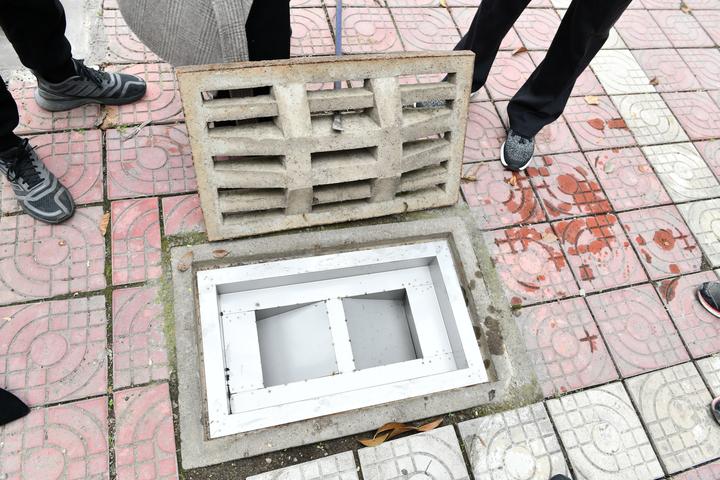 排水井盖安装"防蚊闸"