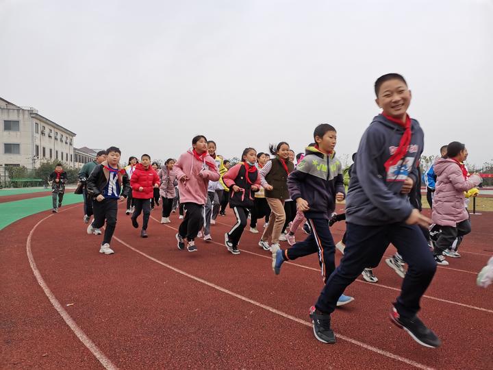 冬季长跑 活力满满 永和镇中心学校启动冬季长跑