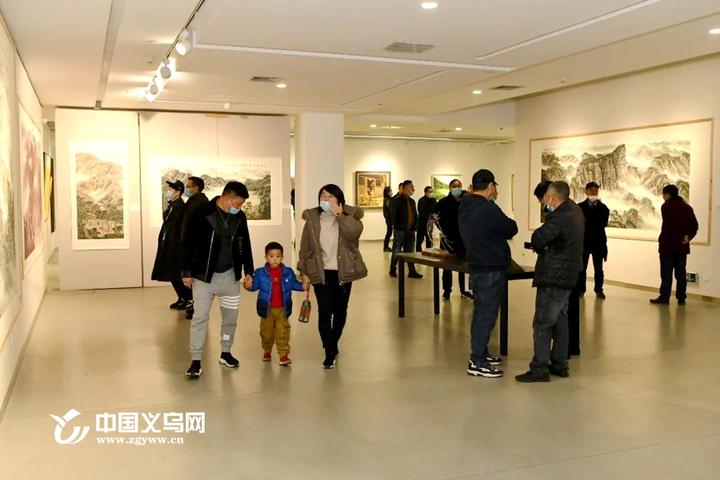 画里的乡愁义乌商城文艺大观园画里家山王平王芳菲作品展启幕