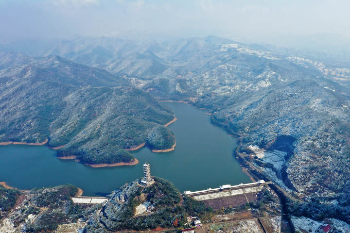 雪后浪坑水库美景如画