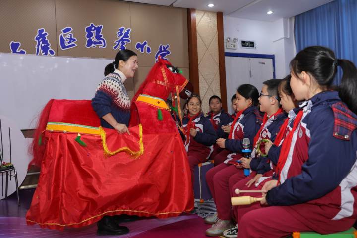 从牵手走向融合唱响城乡教育协奏曲鹤琴小学和共同体学校走向教育互助