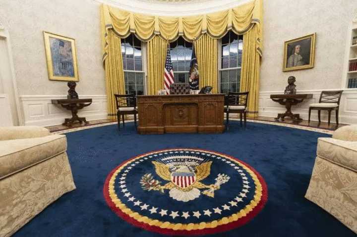 白宫总统办公室大变样:特朗普的偶像画没了