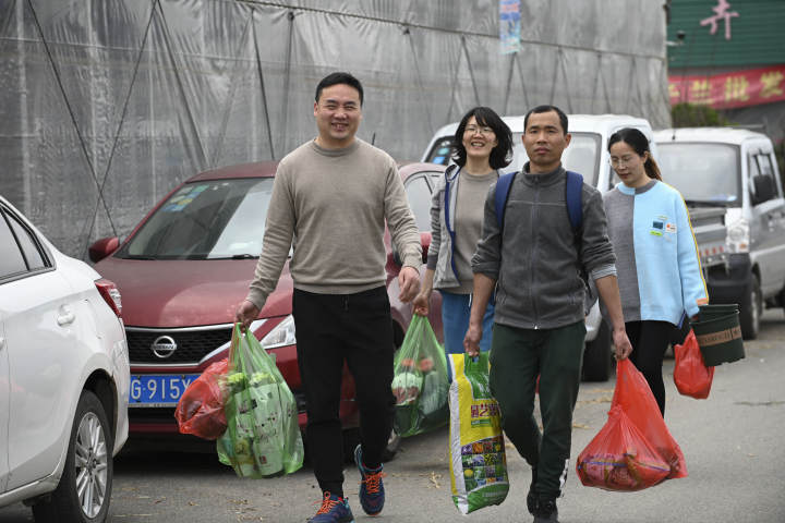 金华:花卉市场春意闹