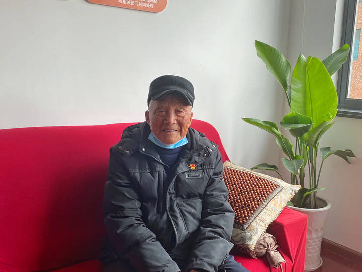 不办寿宴办戏宴宁波镇海九旬老党员请乡亲看红剧
