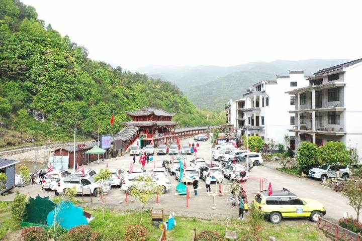 小山村成"越野驿站" 磐安方前"浙中川藏线"带富山乡