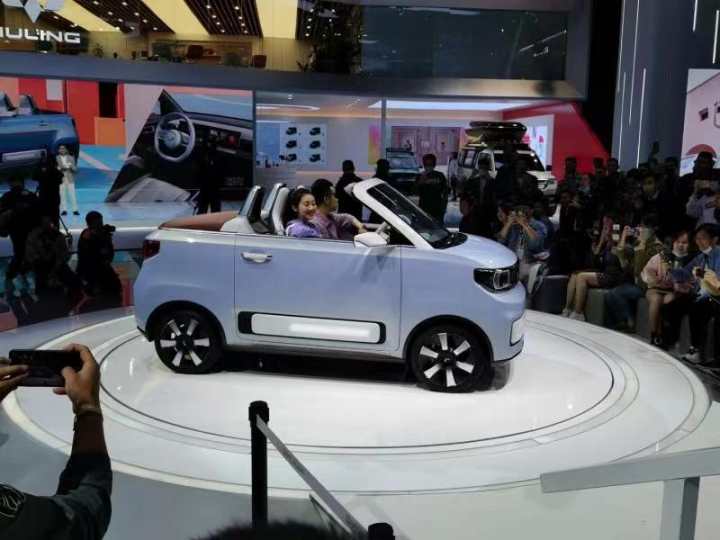 敞蓬版五菱宏光mini ev