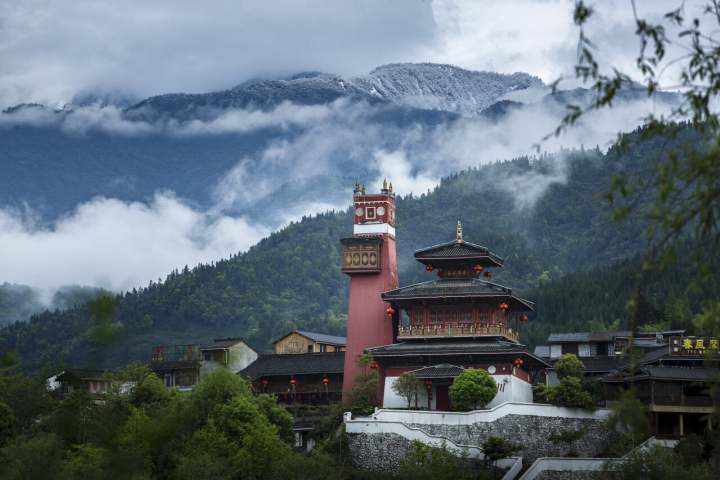 文旅筑梦·西行记|飞行2000公里,我们走进四川阿坝羌族藏族自治州