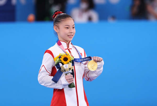 8月3日,在东京奥运会体操项目女子平衡木决赛中,中国选手管晨辰夺得