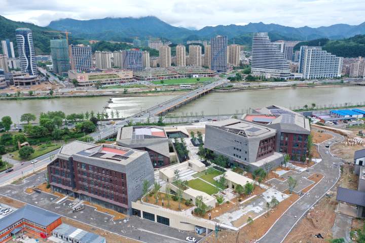 开化:公共文化广场主体完工 市民再添一处精神家园