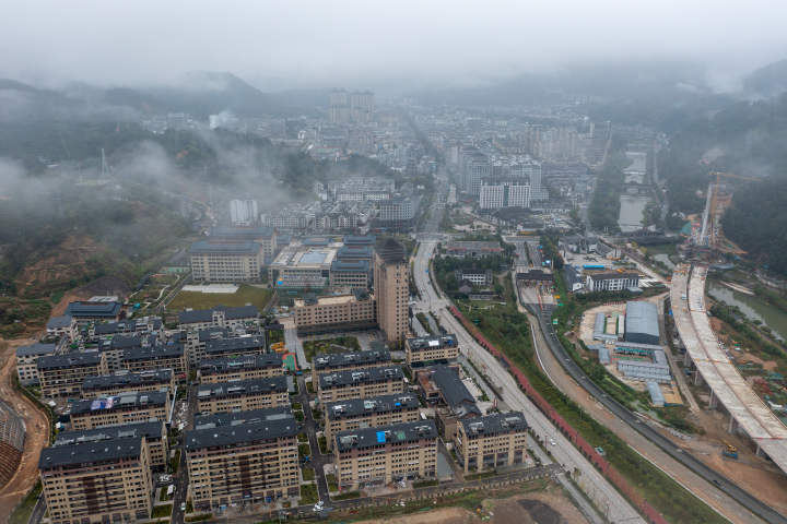 10月15日拍摄的景宁畲族自治县鹤溪老城区(无人机照片).