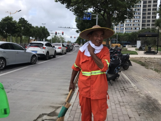 环卫工人节:致敬"城市美容师"的辛勤付出