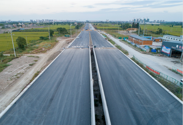 丁凝公路五年来,嘉善县以项目规划为引领,以重点建设为依托,驰而不息