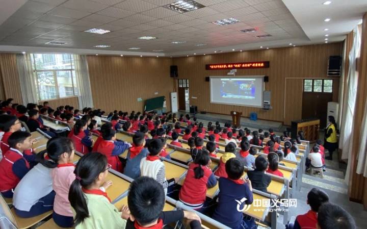 放飞少年航天梦助力双减在行动科普讲座走进义乌前洪小学